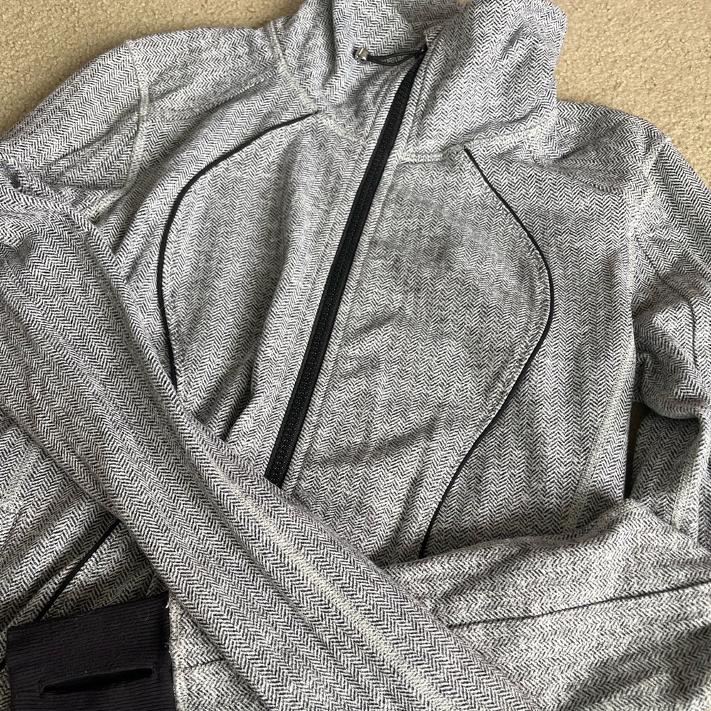 Lululemon Athletic Jacket in Grey/Black